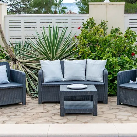 Guzman - Andrea Villa *